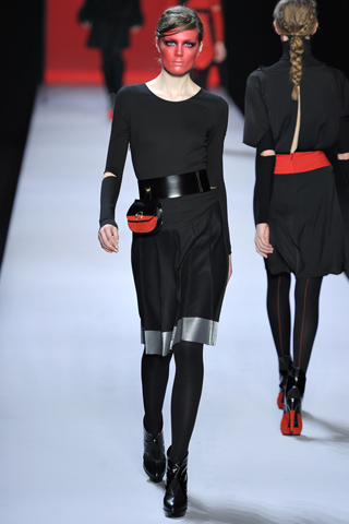 viktor and rolf ready to wear fall winter 2011 collection 17