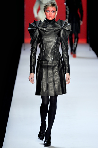 viktor and rolf ready to wear fall winter 2011 collection 7