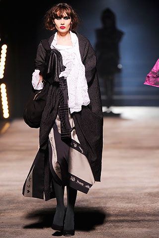 Vivienne Westwood Fall/Winter 2010/11 Collection