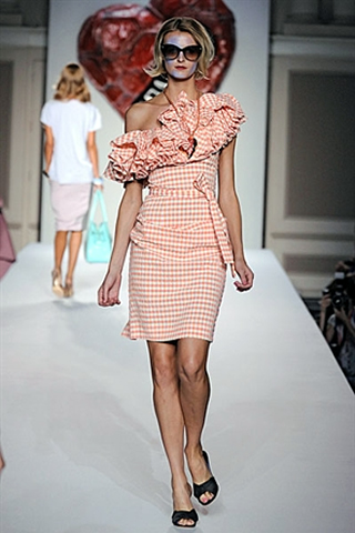 Spring 2011 Fashion Shows Pictures