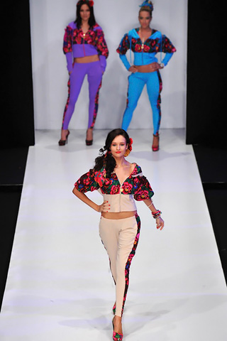 Yana Stasia MBFWR 2011