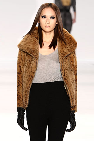 Yigal AzrouÃ«l Autumn/Winter 2009-10