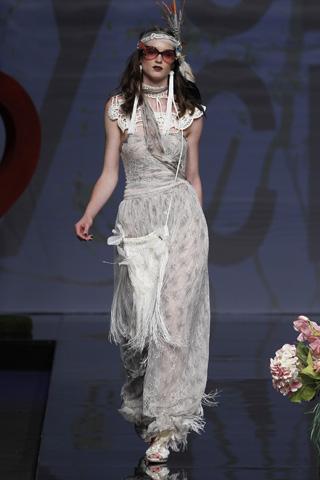 Bridal 2011 Cris Yolan