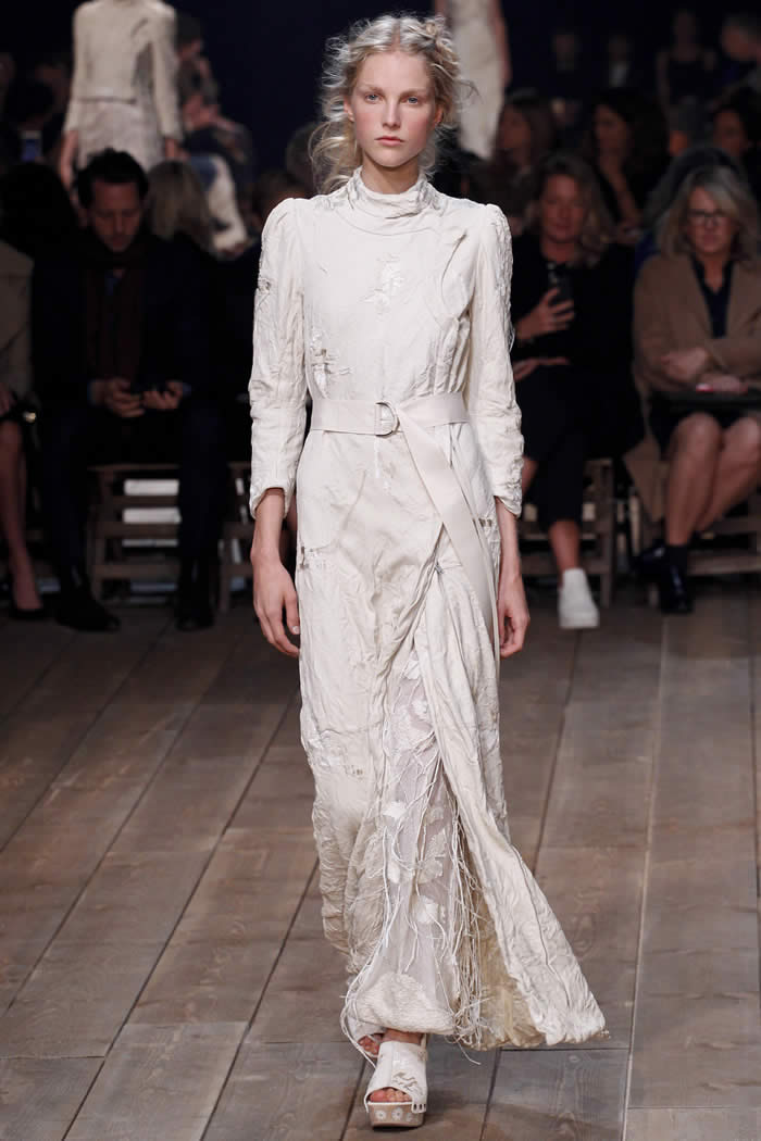 Alexander McQueen Spring 2016 Collection