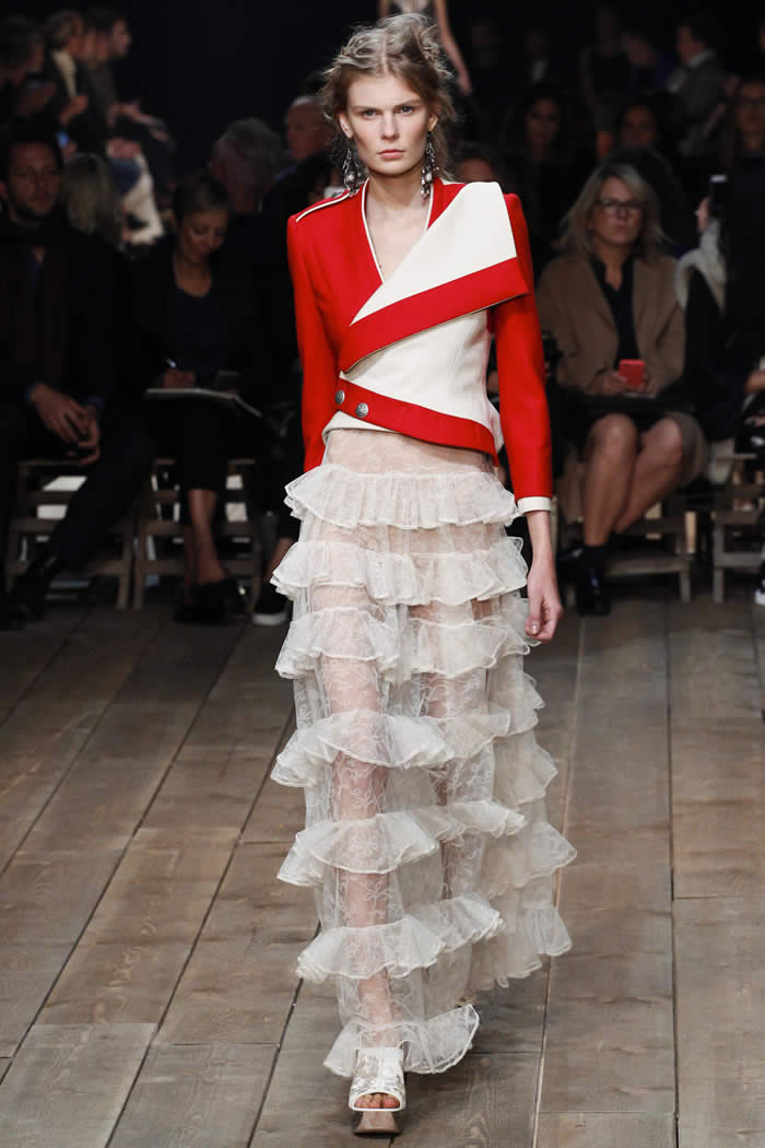 Spring 2016 Alexander McQueen RTW Collection