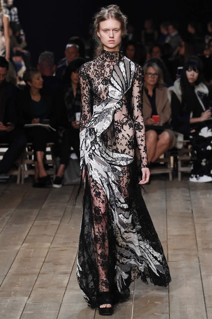 Spring 2016 Alexander McQueen Collection
