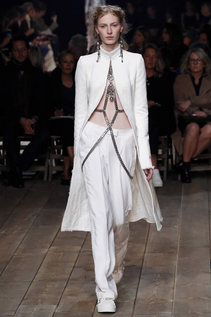 Alexander McQueen 2016 Spring Collection