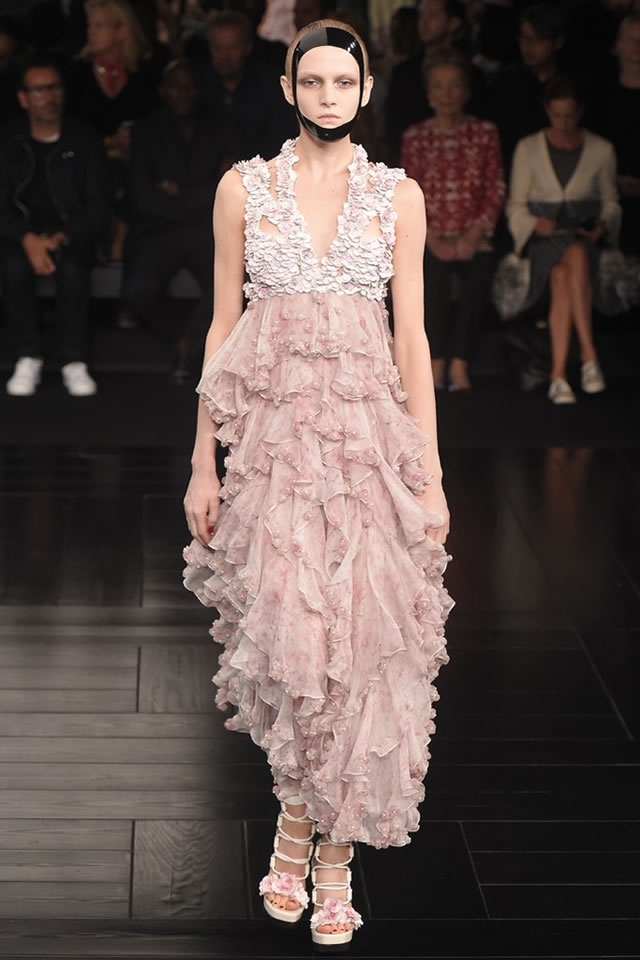 Latest Alexander McQueen  Collection Spring Paris