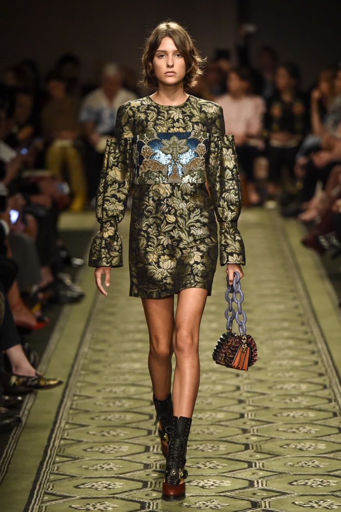 2017 Burberry Collection