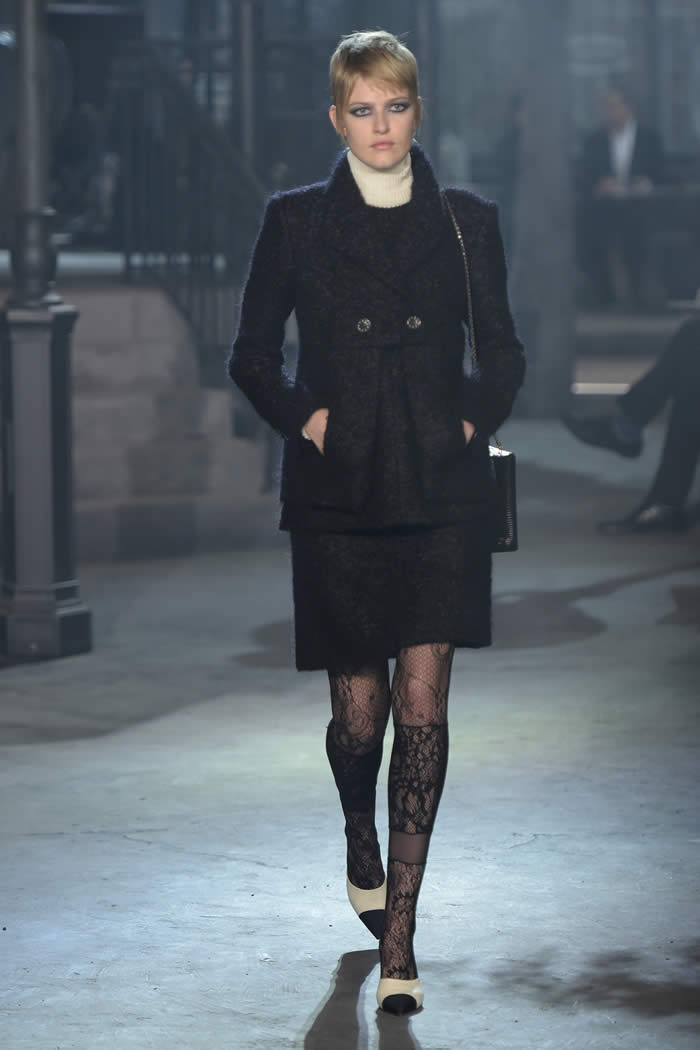 Pre-fall  2016 Chanel  Collection