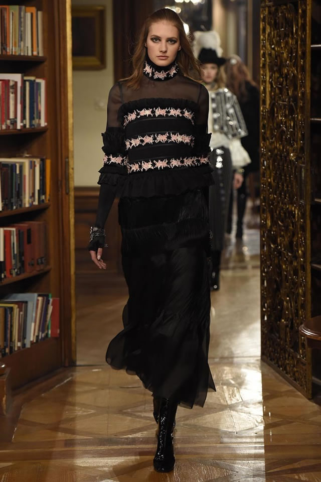 Latest Collection London 2015 by Chanel  Pre-Fall