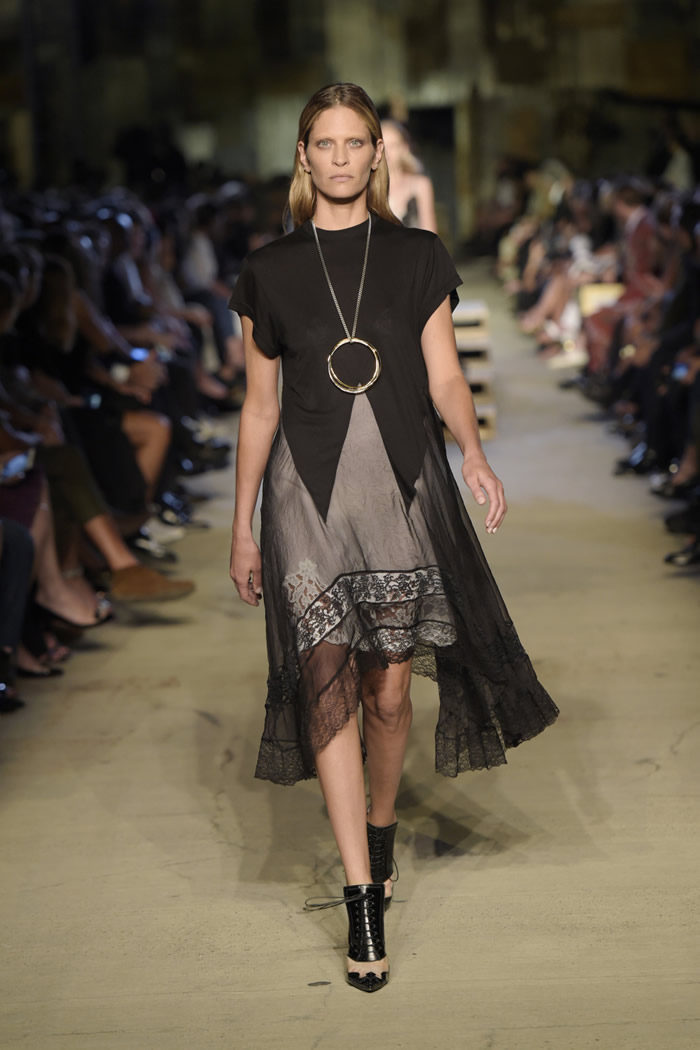 Givenchy Spring 2016 Collection