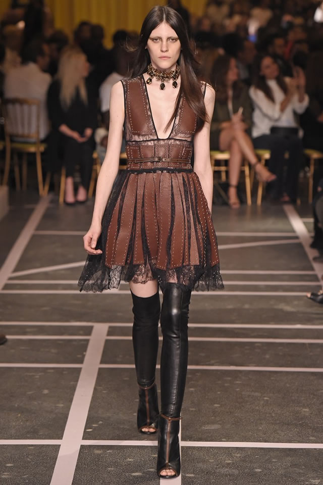 2015 Givenchy Paris Fashion Week S/S Collection