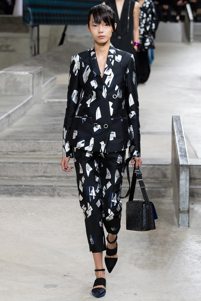 Latest Collection by Kenzo Paris Fashion Week SPRING 2015