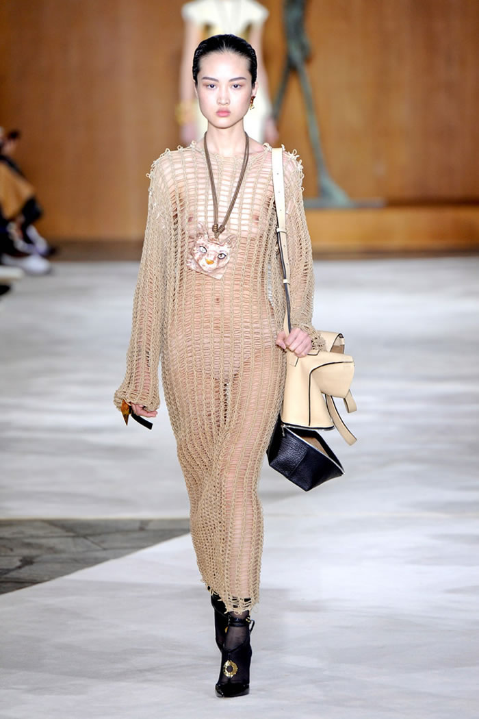 2016 Loewe Latest Collection