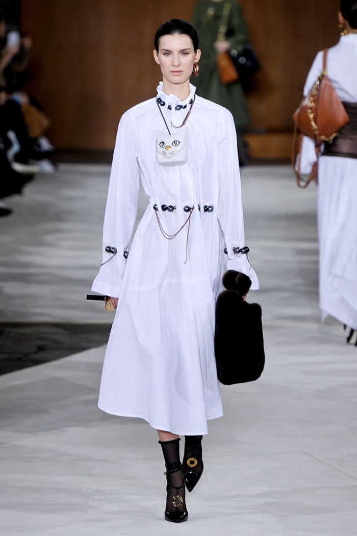 Loewe Latest Fall RTW  2016 Collection