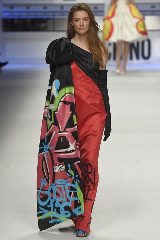 Fall MOSCHINO  Milan Latest 2015 Collection