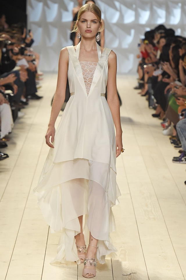 Latest Nina Ricci Collection Paris Fashion Week S/S
