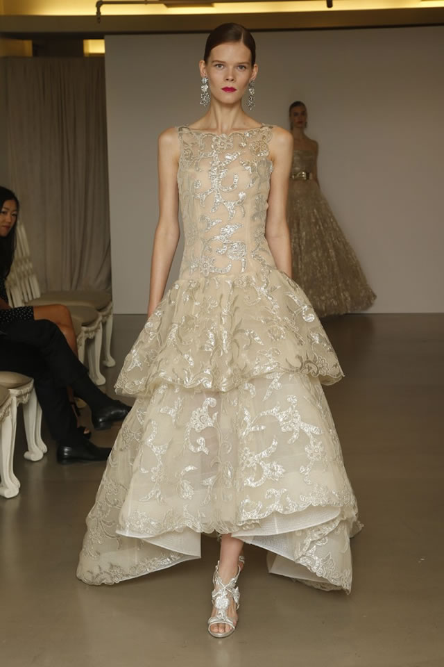 Latest Oscar De La Renta  Collection Pre-Fall New York