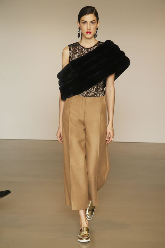 Oscar De La Renta  New York Pre-Fall Collection