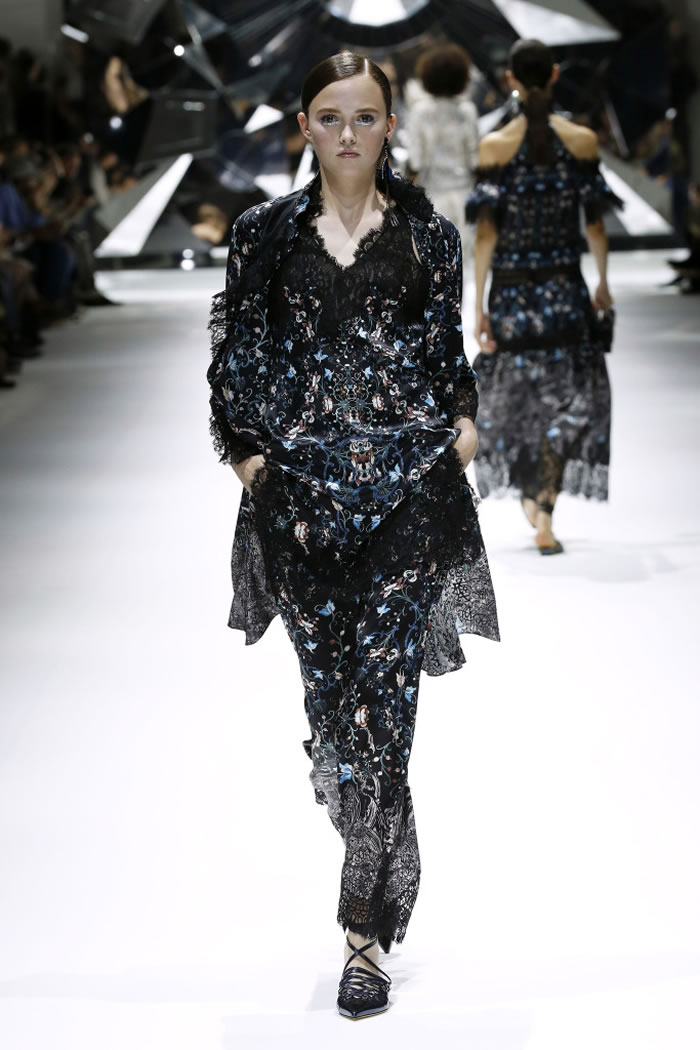 2017 Shiatzy Chen Spring  Collection