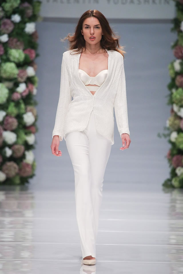 2015 Latest Russia Valentin Yudashkin Collection