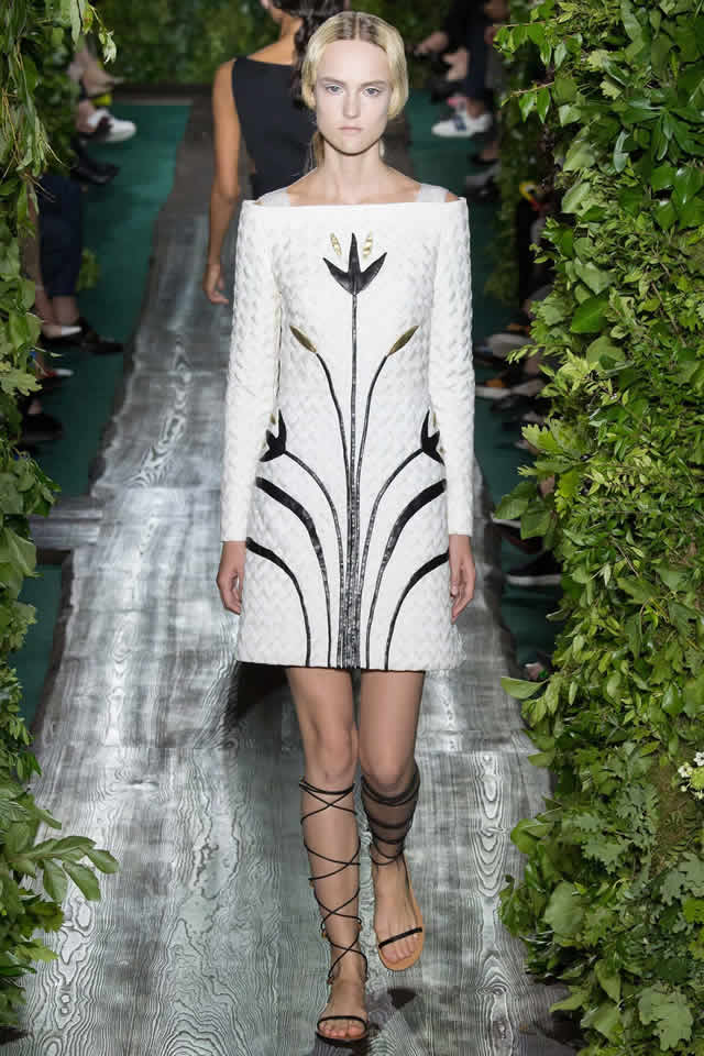 Valentino Latest Fall 2014 Couture