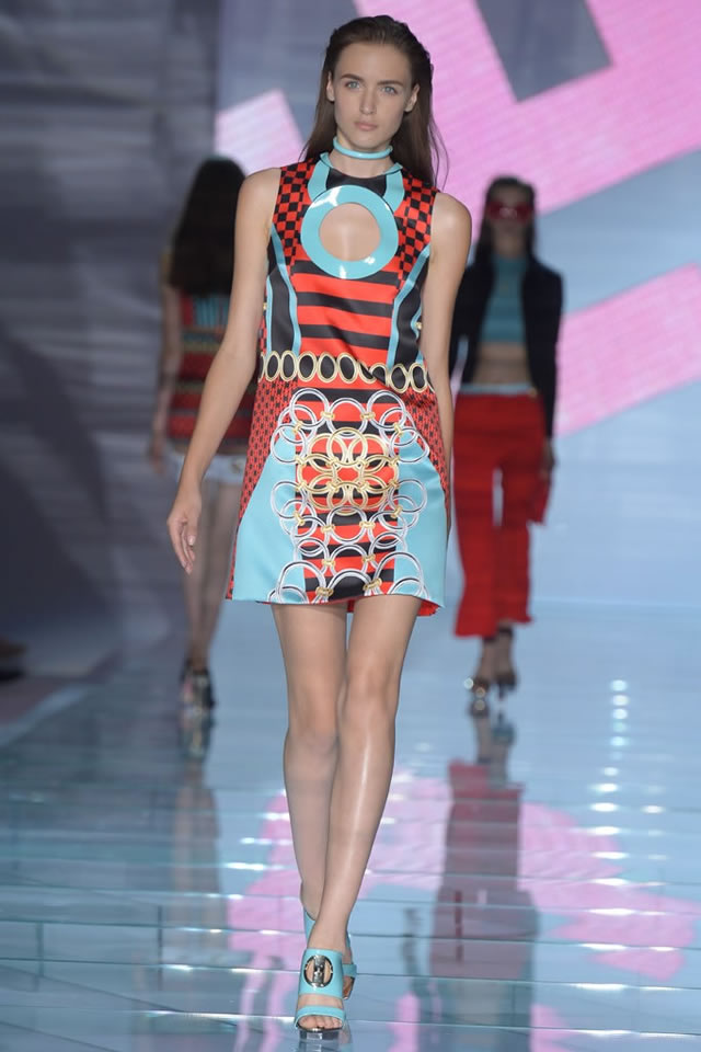 Milan Fashion Week S/S Versace 2015 Collection