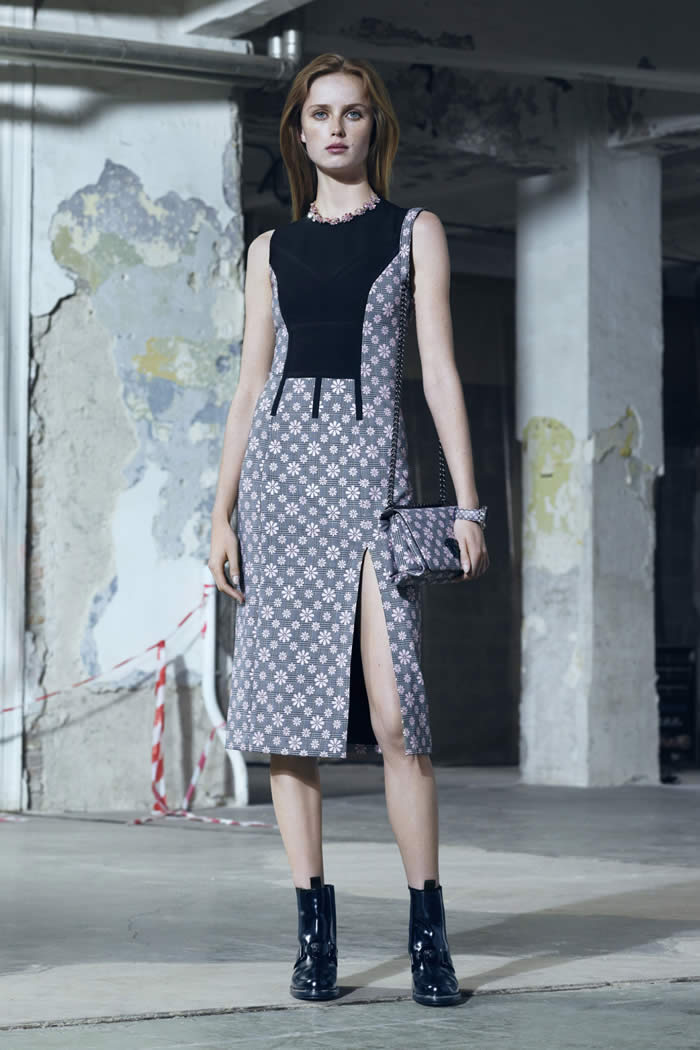 Latest Collection by Versace Pre-fall  2016