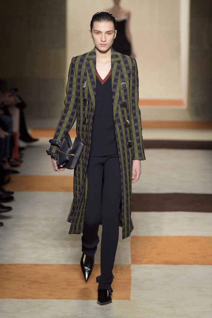 Latest Collection by Victoria Beckham Fall RTW  2016