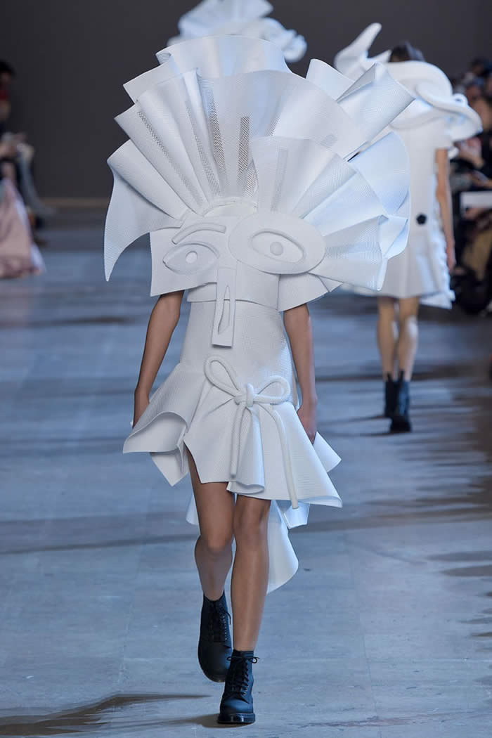 2016 Viktor & Rolf Collection