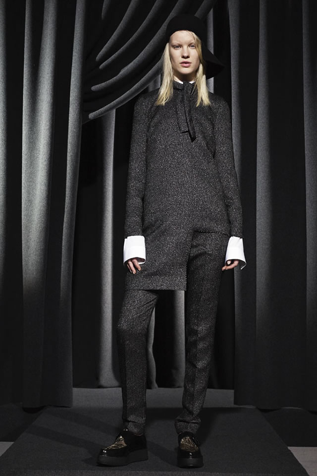 VIKTOR & ROLF  Fall 2015 Paris Collection