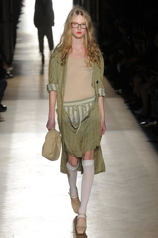 Paris Fashion Week S/S Latest Vivienne Westwood Collection