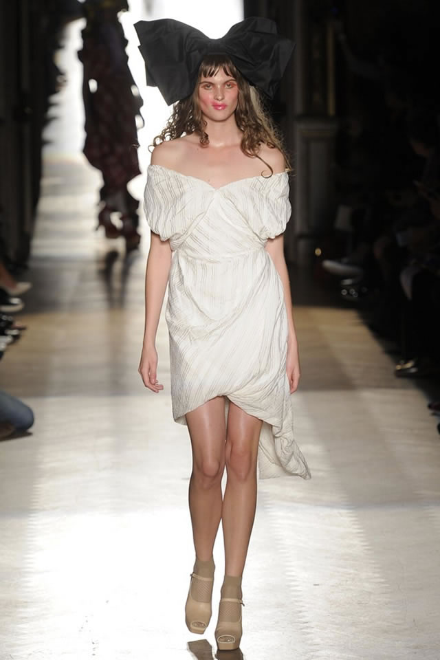 Vivienne Westwood Latest 2015 Paris Fashion Week S/S Collection