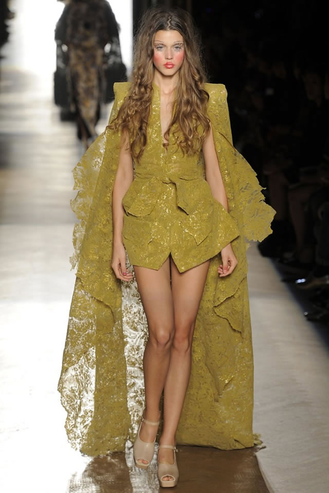 Latest Vivienne Westwood Collection Paris Fashion Week S/S 2015