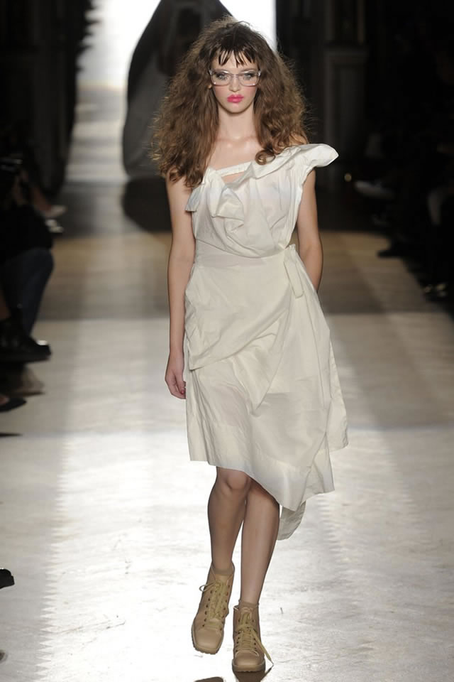 Vivienne Westwood 2015 Paris Fashion Week S/S Collection