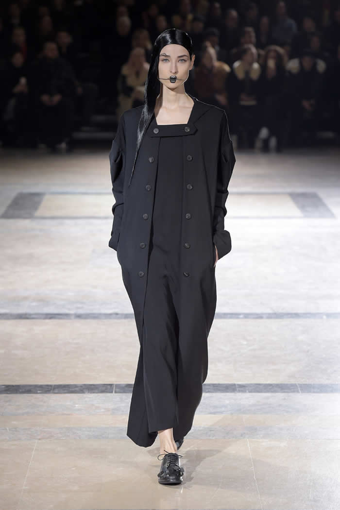 2016 Yohji Yamamoto Fall RTW Collection