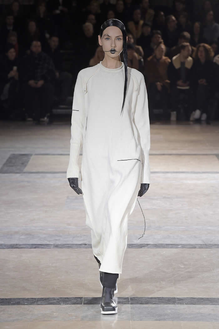 2016 Fall RTW Yohji Yamamoto Collection