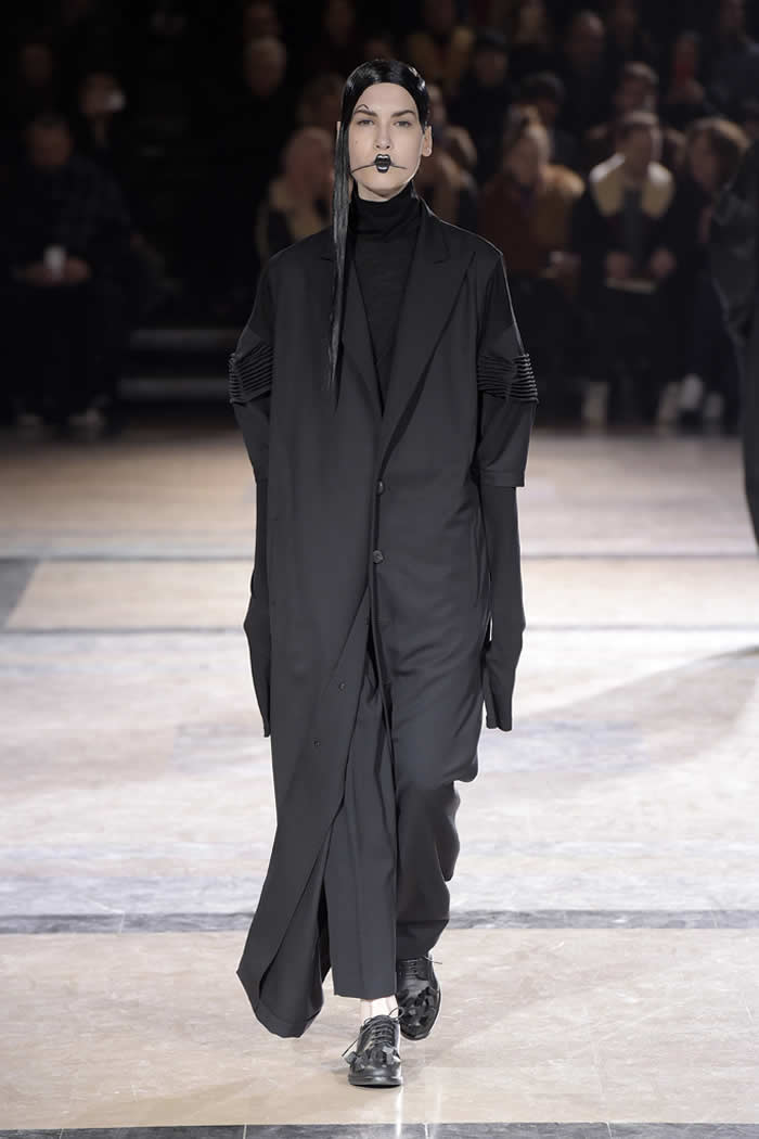 Yohji Yamamoto Fall RTW  Collection