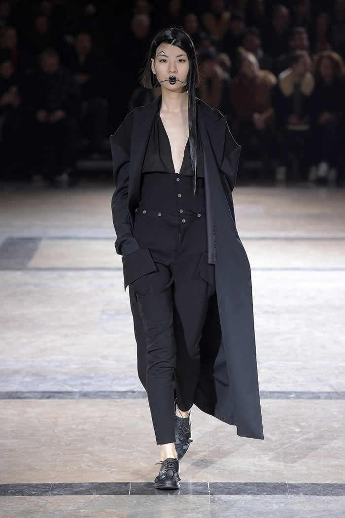 Fall RTW Yohji Yamamoto 2016 Collection