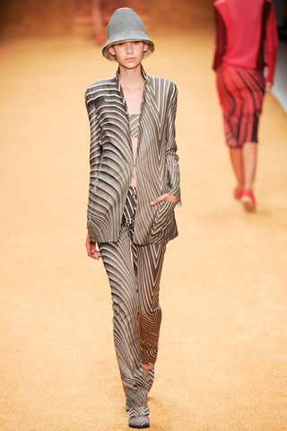 Spring 2014 Akris Paris Collection