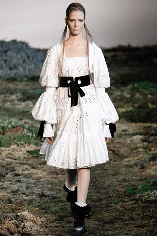 Alexander McQueen F/W 2014 Paris Collection