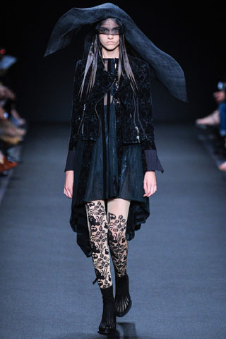 Ann Demeulemeester Paris Spring 2014 Collection
