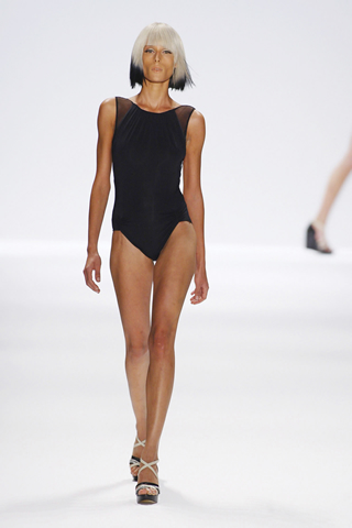 Latest Collection Spring by Carmen Marc Valvo 2014