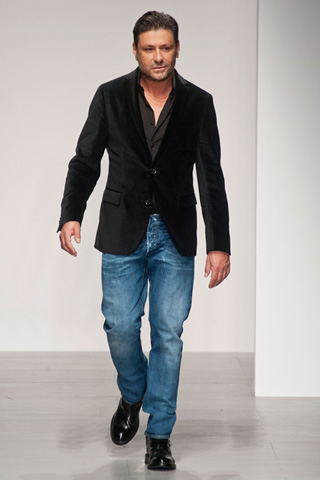 Autumn/Winter London DAKS Collection