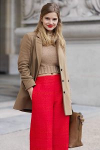 How To Wear A Cropped Sweater Like A Real Fashionista