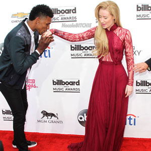 Sexy New Couple Makes Red Carpet Debut