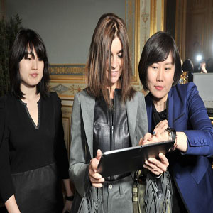 Smart watch - Samsung Hosts Fashion Lunch