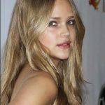 Esti Ginzburg Wallpeper