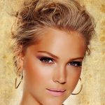 Esti Ginzburg Wallpeper